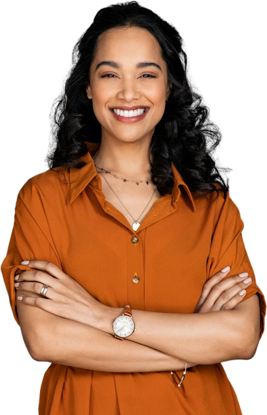 Maestra de INJUVE Link sonriendo con los brazos cruzados